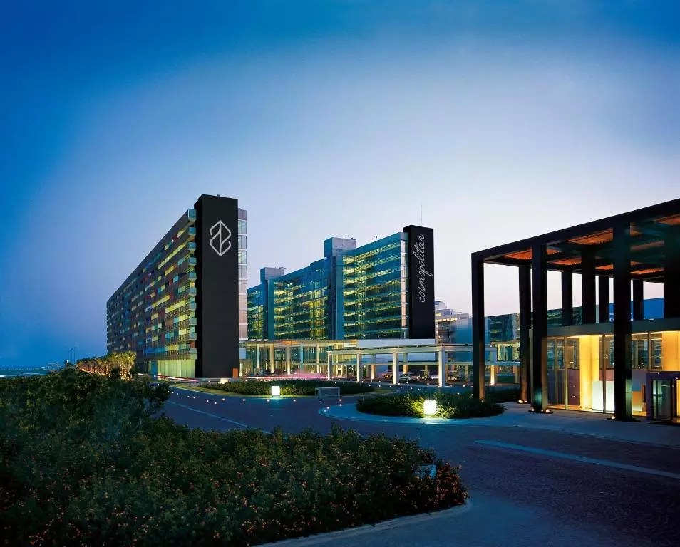 Nirvana Cosmopolitan.jpg Nirvana Cosmopolitan.jpg